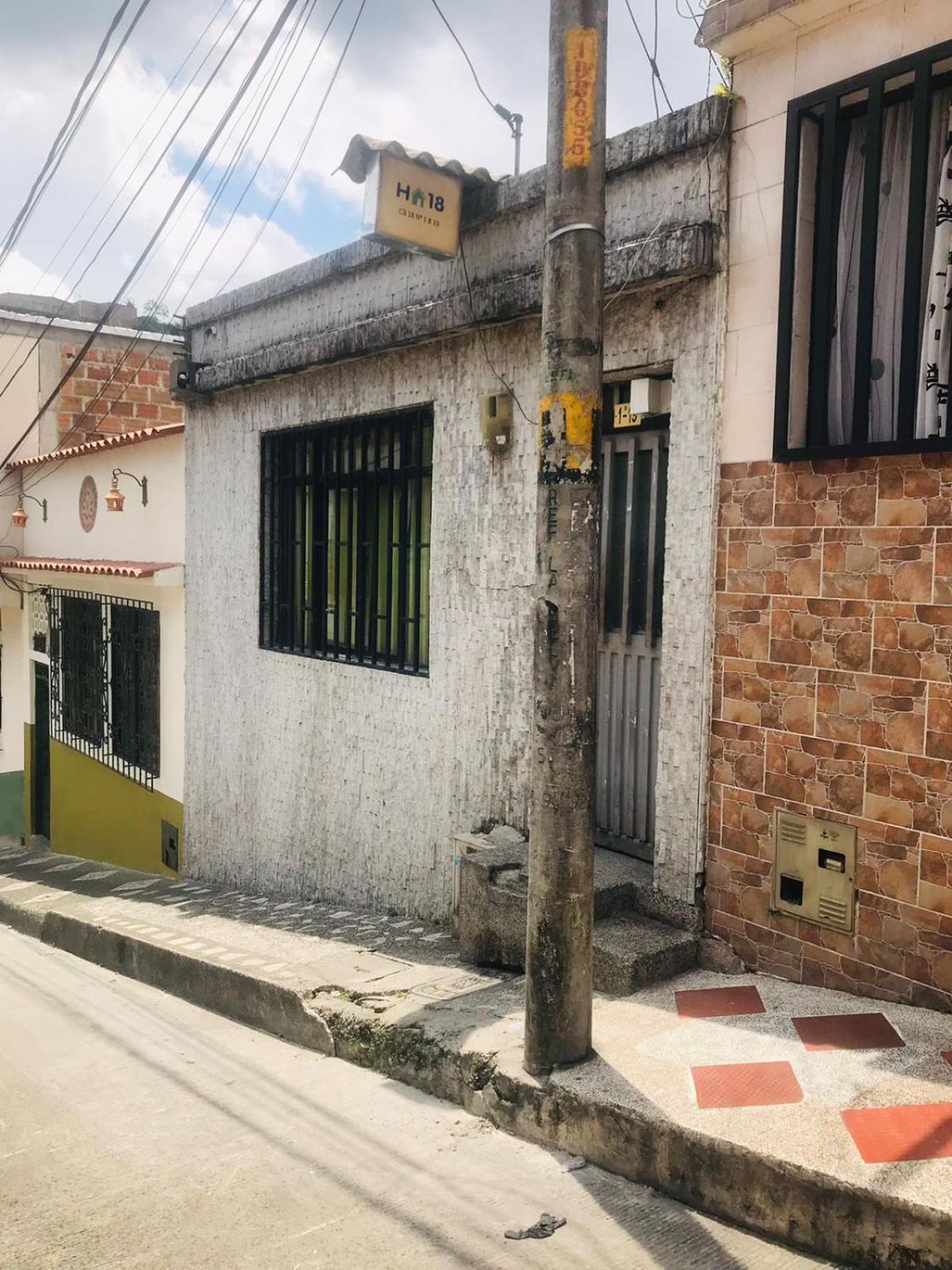 Hostal La 18 Pereira Exterior photo