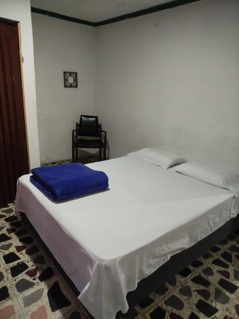 Hostal La 18 Pereira Exterior photo